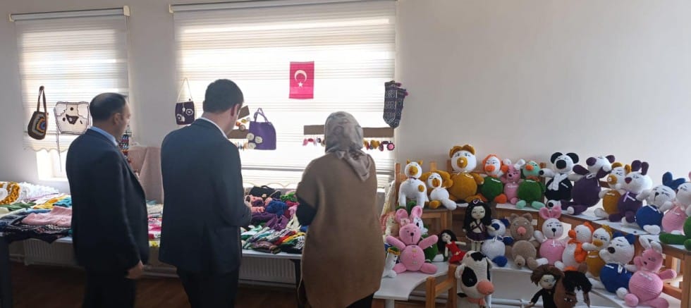 Kars’ta ADEM Kursiyerlerinin el emeği göz nuru sergilendi – Birlik Haber Ajansı