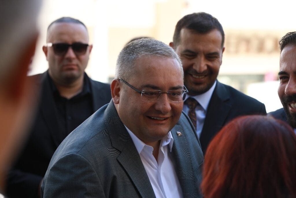 Mesut Özarslan’a Ankara’dan tam destek!