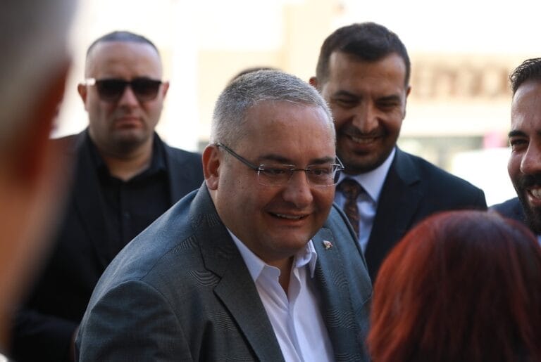 Mesut Özarslan’a Ankara’dan tam destek!