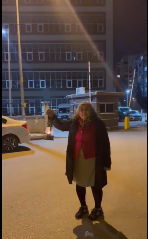 Mahalle Muhtarı elinde Fener Belediye Başkanını arıyor