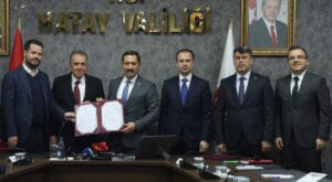 Hatay’a iş insanı Atakaş’tan yeni anadolu lisesi