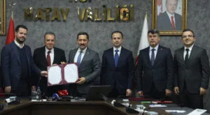 Hatay’a iş insanı Atakaş’tan yeni anadolu lisesi