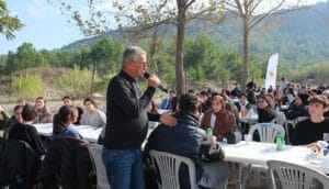 Başkan Necati Topaloğlu’ndan öğrencilere mangal partisi