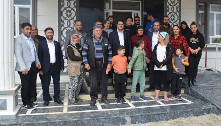 HÜDA PAR Antalya İl Başkanlığından otizmli öğrencilere ziyaret