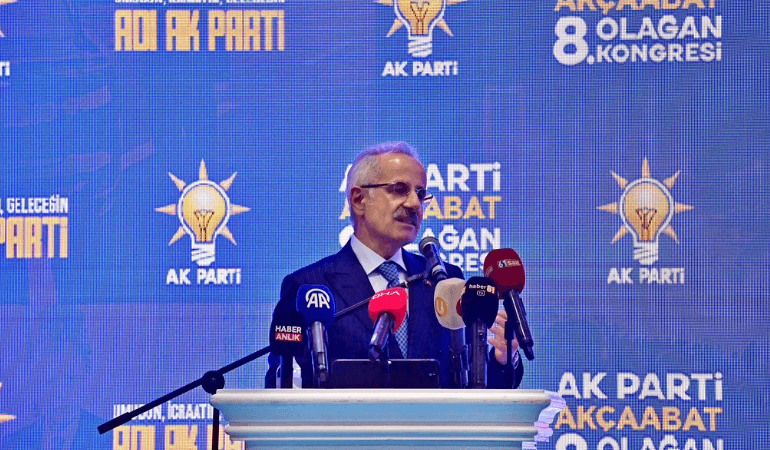 Ulaştırma Bakanı Uraloğlu, Samsun-Sarp Demir Yolu’nu duyurdu