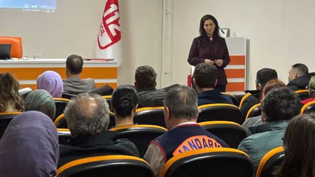 Balıkesir 112 Acil Çağrı Merkezi’nde personel için İletişim Eğitimi düzenlendi – Birlik Haber Ajansı