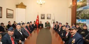 Korsavaş Gaziler Derneği Başkanı Ertuğrul Erdoğan ve Dernek üyelerinden Ziya Polat’a ziyaret – Birlik Haber Ajansı