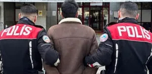 Antalya’da aranan şahısları polis timleri yakaladı – Birlik Haber Ajansı