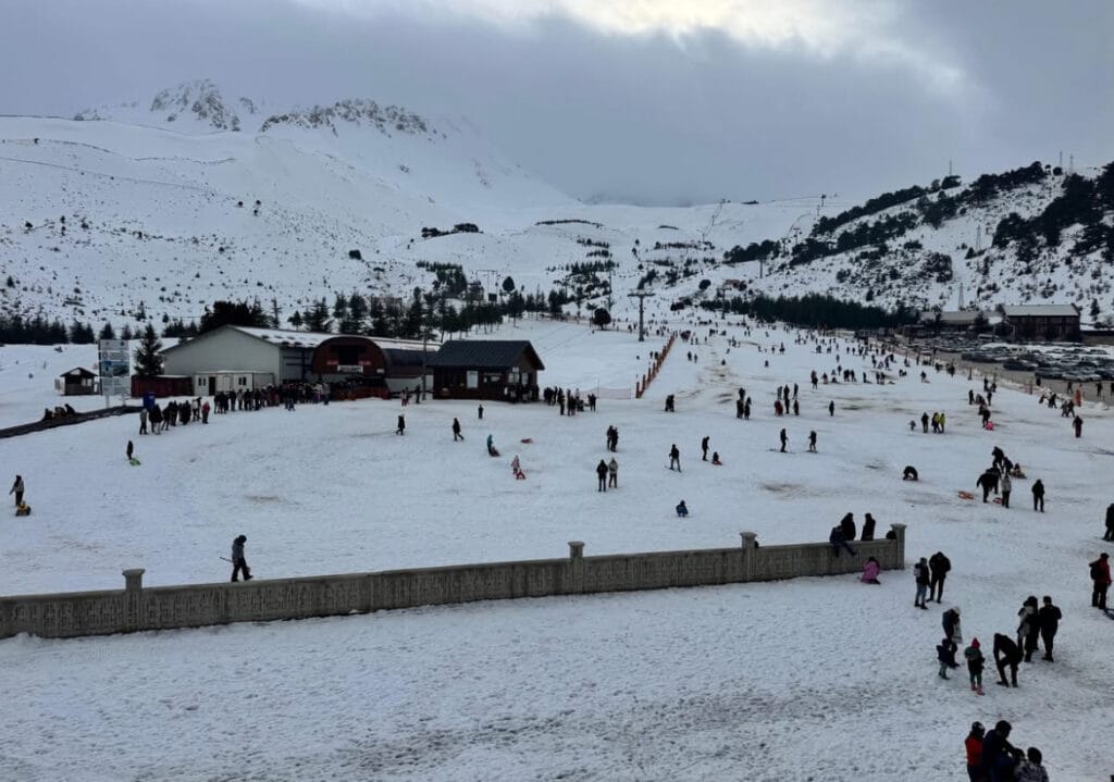 Vali Erin: Davraz Kayak Merkezi’nde 55 bin ziyaretçi ağırladık – Birlik Haber Ajansı