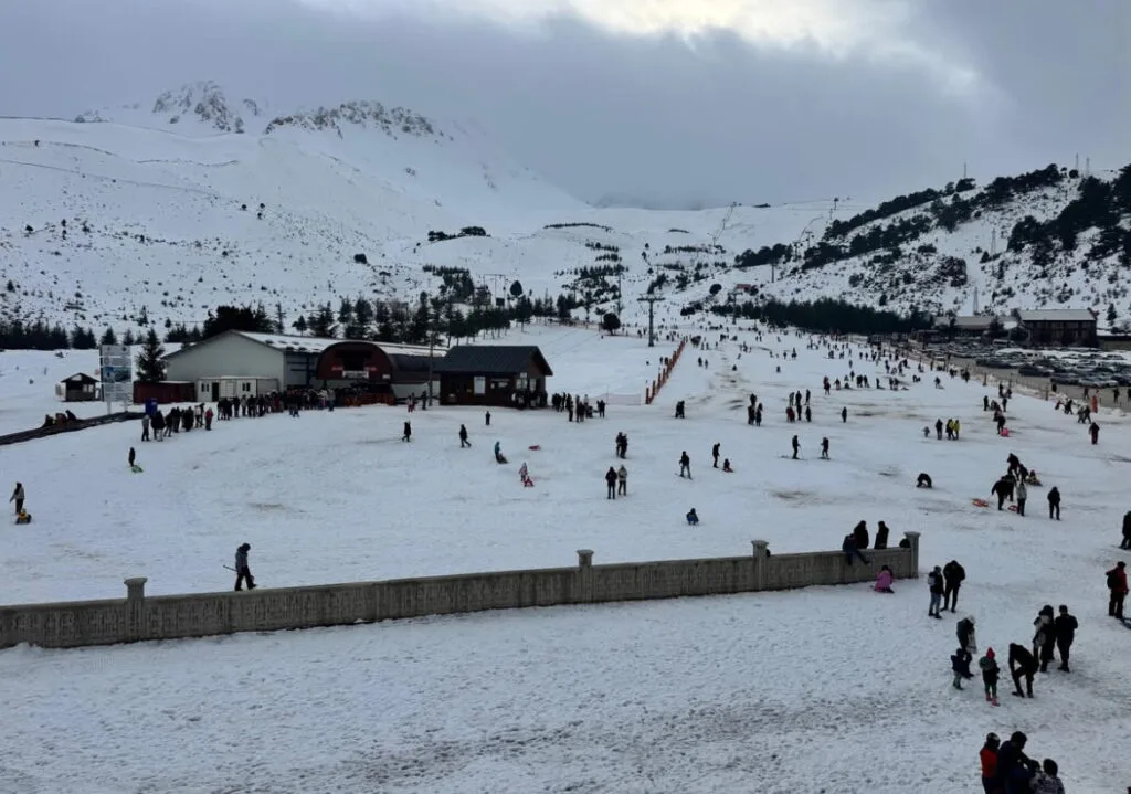 Vali Erin: Davraz Kayak Merkezi’nde 55 bin ziyaretçi ağırladık – Birlik Haber Ajansı