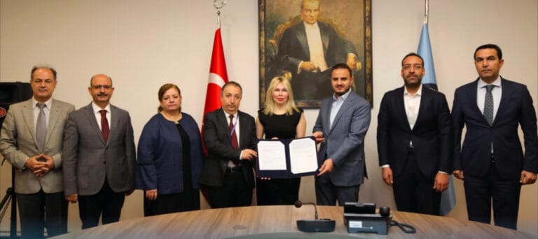 Akdeniz Üniversitesi Hastanesi yeni binası için imzalar atıldı – Birlik Haber Ajansı