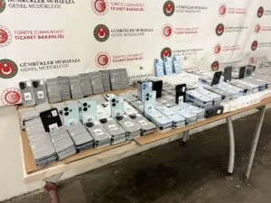 Kapıkule’de 1526 cep telefonu kaçakçılığına darbe – Birlik Haber Ajansı