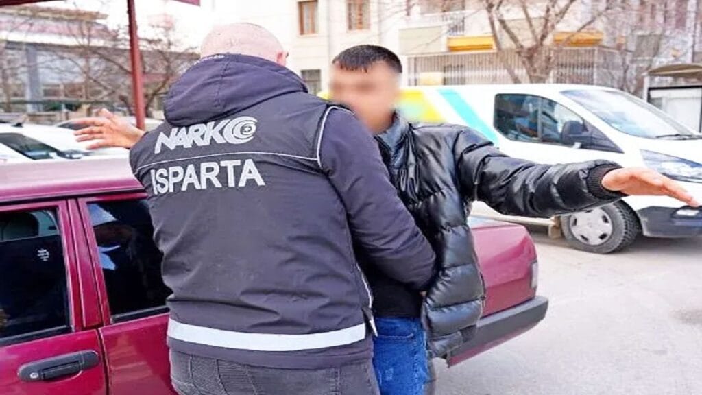 Isparta'da narkoalan uygulaması: 32 kişi sorgulandı
