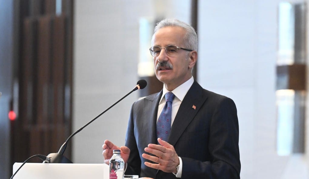 Bakan Uraloğlu açıkladı: Türkiye Şam Havalimanı’nı yeniliyor – Birlik Haber Ajansı
