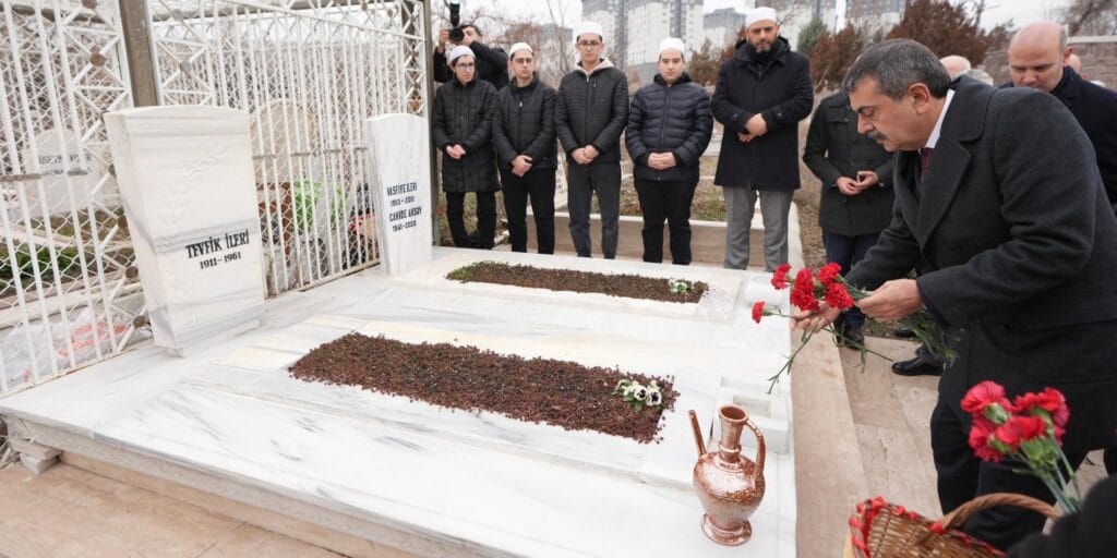 Tevfik İleri vefatının 63. yıl dönümünde kabri başında anıldı – Birlik Haber Ajansı