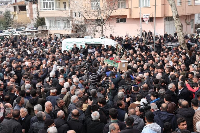 Kahtalı Mıçe’nin Cenazesinde Mahşeri Kalabalık