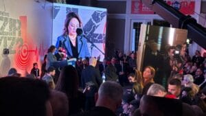 Mansur Yavaş, konuşmayı bölmemek için 10 dakika bekledi – Birlik Haber Ajansı