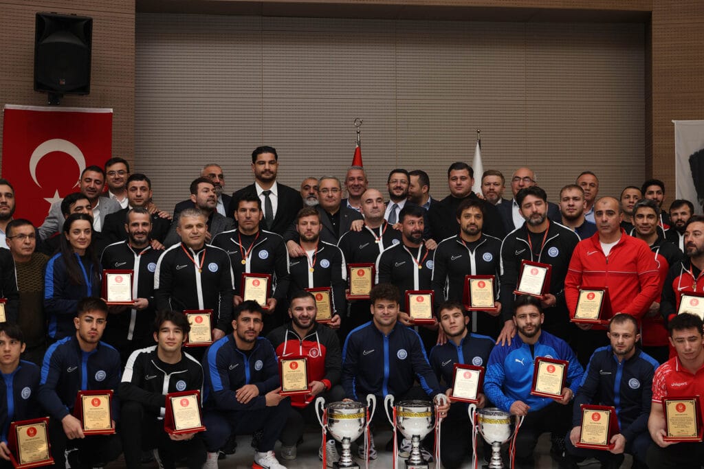 Ankara’da şampiyon güreşçiler ödül töreninde buluştu – Birlik Haber Ajansı