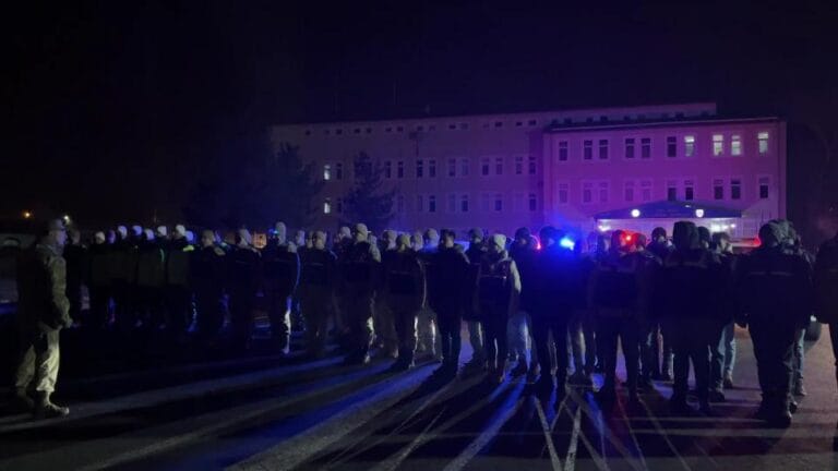 Kars’ta 30 adrese eş zamanlı operasyon gerçekleştirildi – Birlik Haber Ajansı