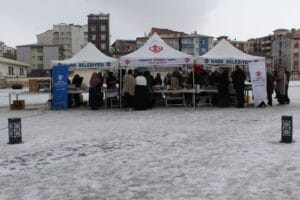 Kars’ta “Deprem bölgesinde bir tuğla da senden olsun” kampanyası için hayır çarşısı kuruldu – Birlik Haber Ajansı