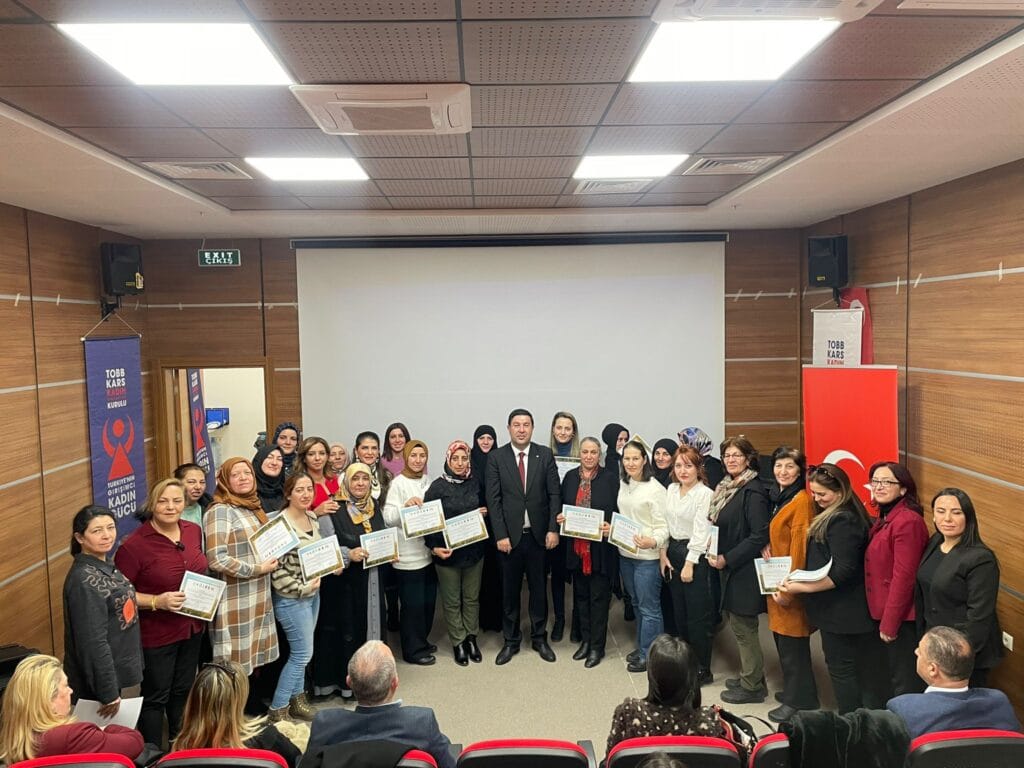 Kars Kadın Çiftçi Eğitim Akademisi başarıyla tamamlandı – Birlik Haber Ajansı