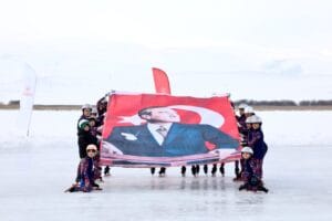 Çıldır Gölü’nde Buz Şenliği düzenlendi – Birlik Haber Ajansı