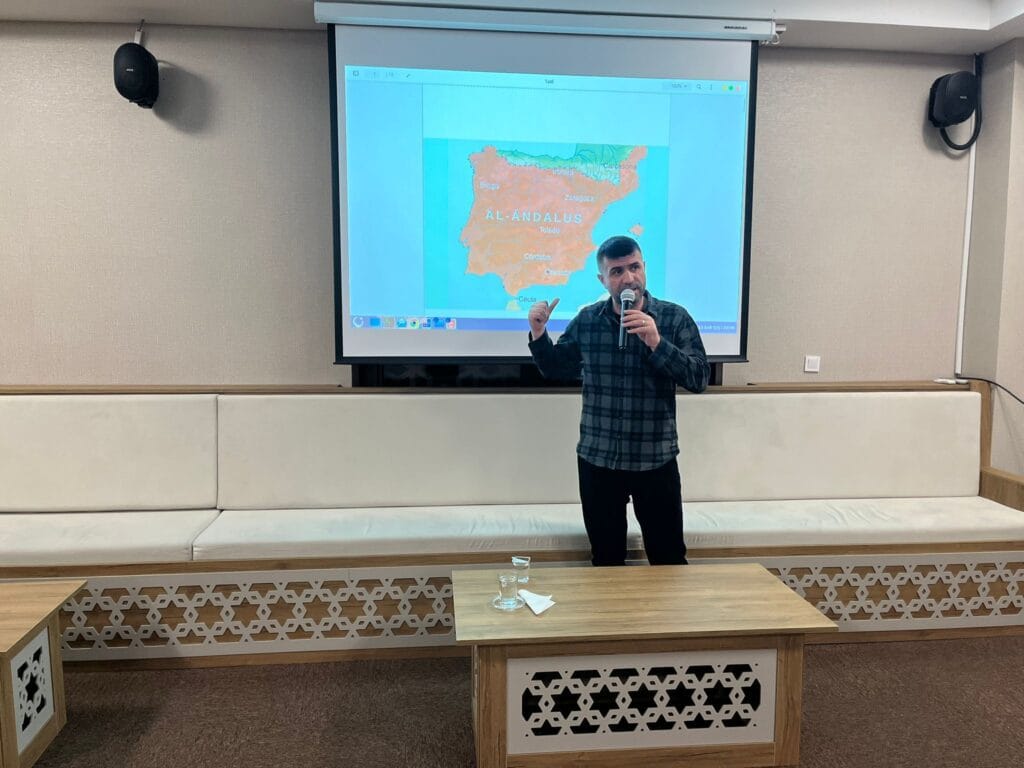 ‘’Fetih’ten Yıkılış’a Endülüs’’ konulu söyleşi programı gerçekleştirildi – Birlik Haber Ajansı