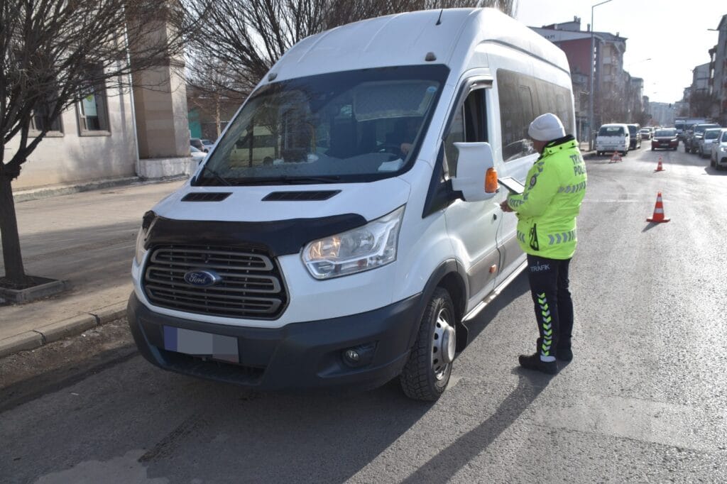 Kars’ta öğrenci servislerine yönelik denetimler gerçekleştirildi – Birlik Haber Ajansı