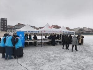 Kars’ta deprem bölgesi yararına hayır çarşısı açıldı – Birlik Haber Ajansı