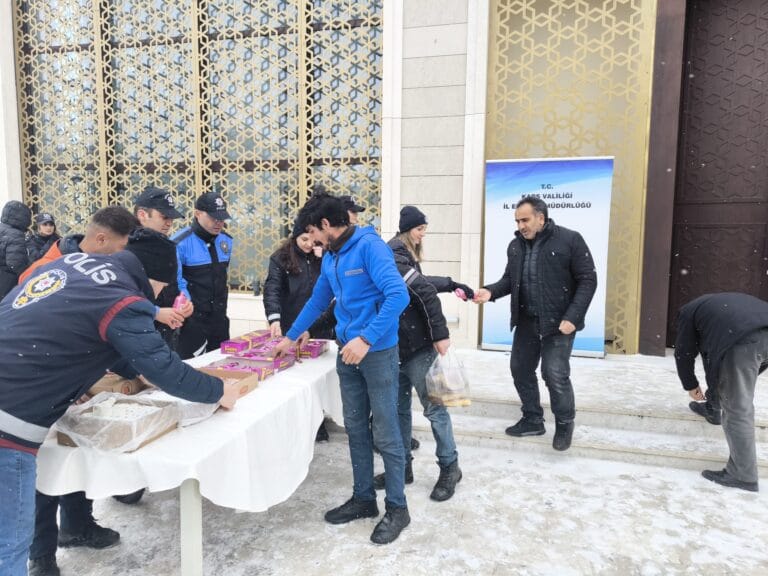 Kars’ta depremde hayatını kaybedenler için mevlit okutuldu – Birlik Haber Ajansı