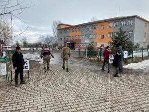 Kars’ta “Huzurlu Okul Önleri ve Huzurlu Sokaklar” uygulaması gerçekleştirildi – Birlik Haber Ajansı