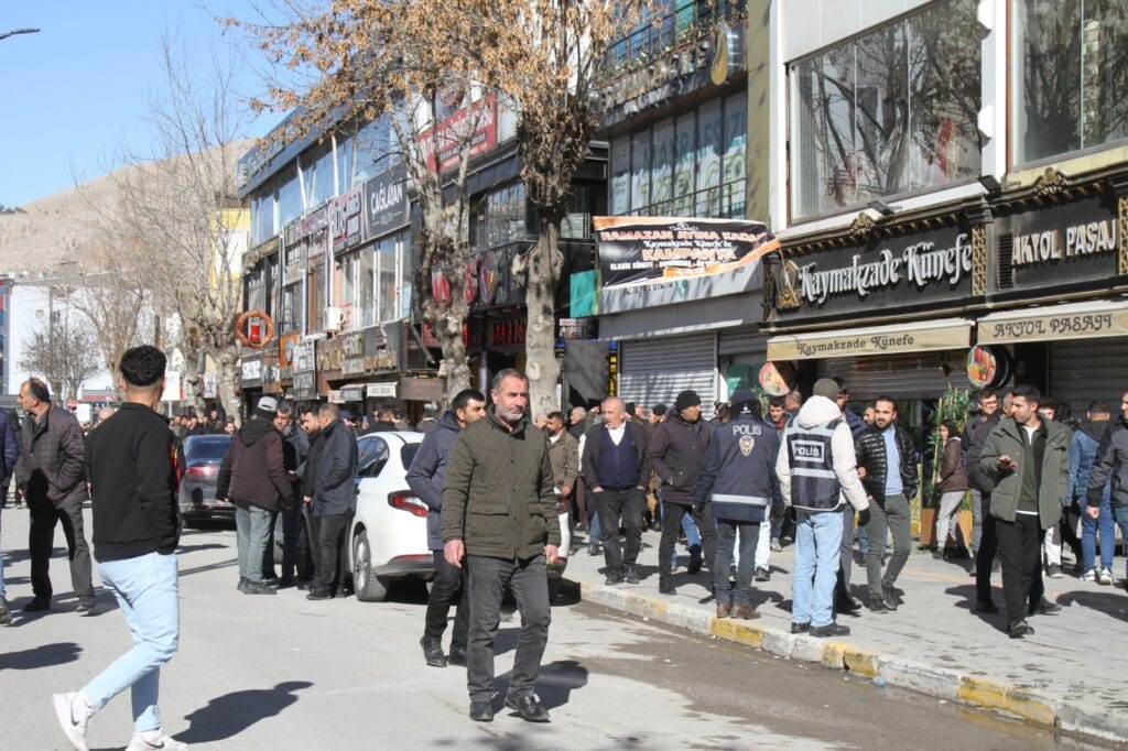 Van’da dün ne oldu? Kayyum ataması sonrası gelişmeler – Birlik Haber Ajansı