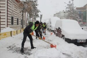 Bayburt Belediyesinde karla mücadele sürüyor – Birlik Haber Ajansı