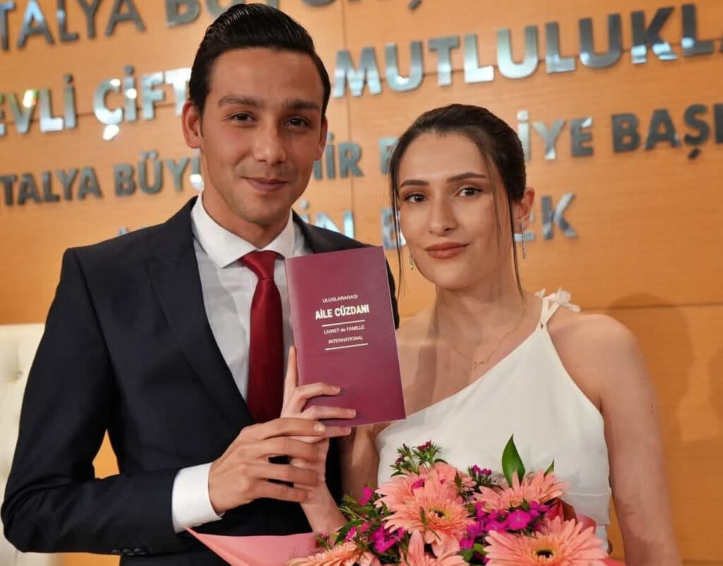 Antalya’da romantik nikâh: Çift, 14 şubat saat 14.14’te evlendi – Birlik Haber Ajansı