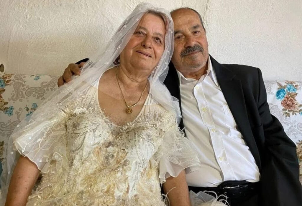 Çocukları anne-babalarına düğün yaptı – Birlik Haber Ajansı