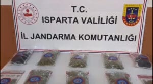 Isparta’da uyuşturucu operasyonu: 1 kilo skunk ele geçirildi – Birlik Haber Ajansı