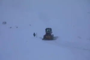 Ağrı’da 303 köy yolu ulaşıma kapandı – Birlik Haber Ajansı