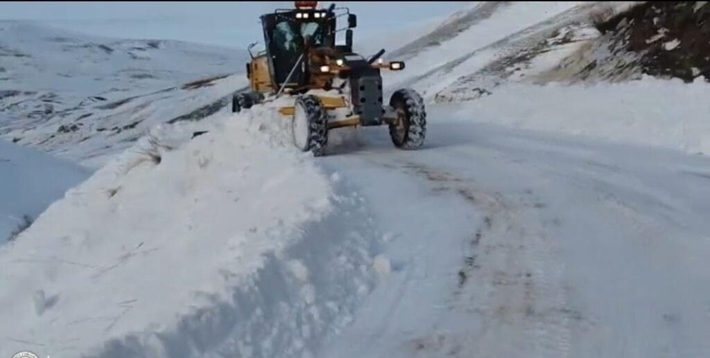 Kars’ta yoğun kar yağışı nedeniyle 55 köy yolu ulaşıma kapandı – Birlik Haber Ajansı