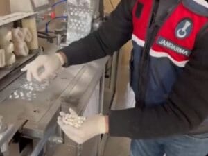 Sahte Kanser İlacı İmal Eden Çete Çökertildi – Birlik Haber Ajansı