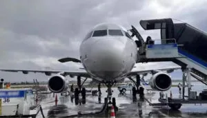 Antalya’dan Astana’ya giden uçak, yolcular arasındaki kavga nedeniyle Erzurum’a acil iniş yaptı – Birlik Haber Ajansı