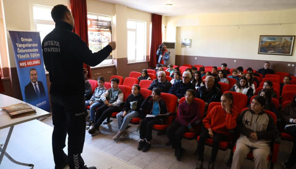 Antalya’da miniklere orman yangınları ile mücadele eğitimi verildi – Birlik Haber Ajansı