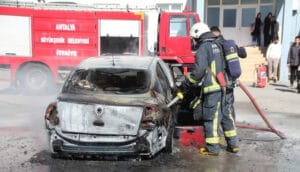 Serik’te hastane otoparkında çıkan yangın söndürüldü – Birlik Haber Ajansı