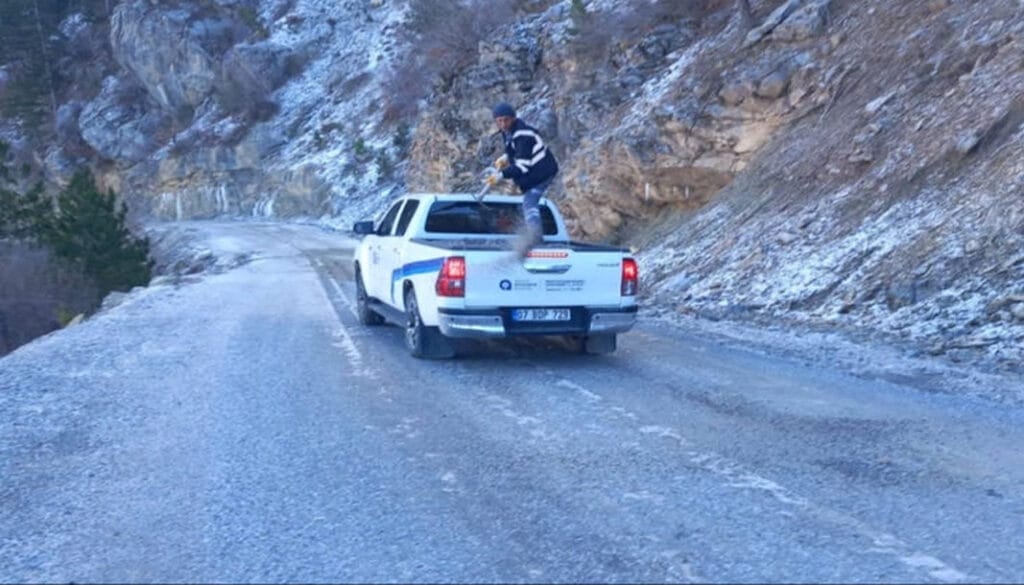 Antalya Büyükşehir ekiplerinden Alanya yollarında çalışma – Birlik Haber Ajansı