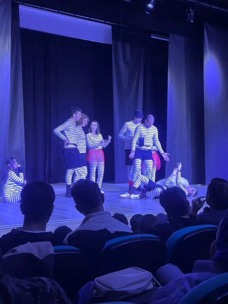 “Scapin’in Dolapları” Düzce’de seyirci rekoru kırdı – Birlik Haber Ajansı