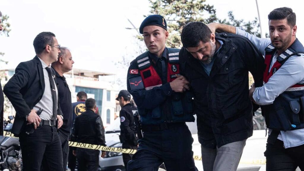 İstanbul’daki “Yenidoğan Çetesi” soruşturmasında 34 sağlık personeline 3 yıl meslekten men cezası – Birlik Haber Ajansı