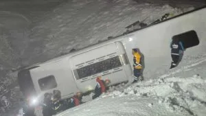 Bingöl’de yolcu otobüsü devrildi: 4 ölü, 35 yaralı – Birlik Haber Ajansı