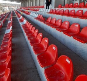 Teknik adam Tütünci, koltukları tekmeledi – Birlik Haber Ajansı