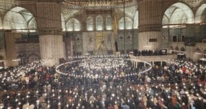 Sultanahmet Camiinde Kadir Gecesi dualarla idrak edildi – Birlik Haber Ajansı