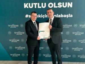 Trabzon’da Yılın Doktoru Ödülü Osman Çakar’a Verildi – Birlik Haber Ajansı