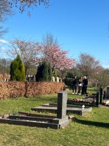 Almanya’da Arefe günü kabir ziyaretleri: Vefa ve hüzün bir arada – Birlik Haber Ajansı